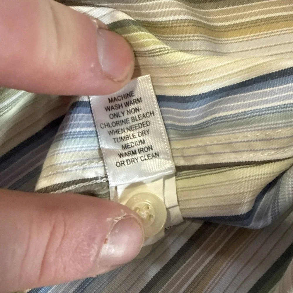 Banana Republic Men's Button Down Shirt‎ 16-16 1/2 Large.